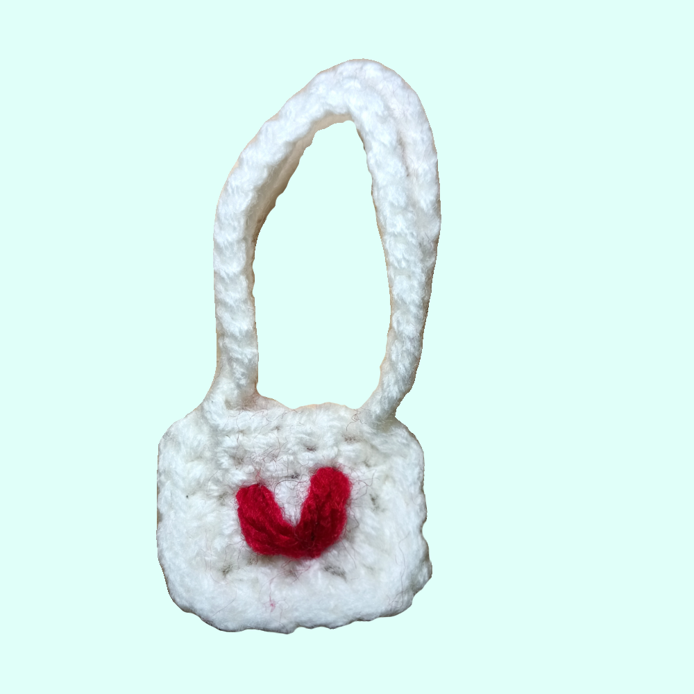 heart patterned tote bag.